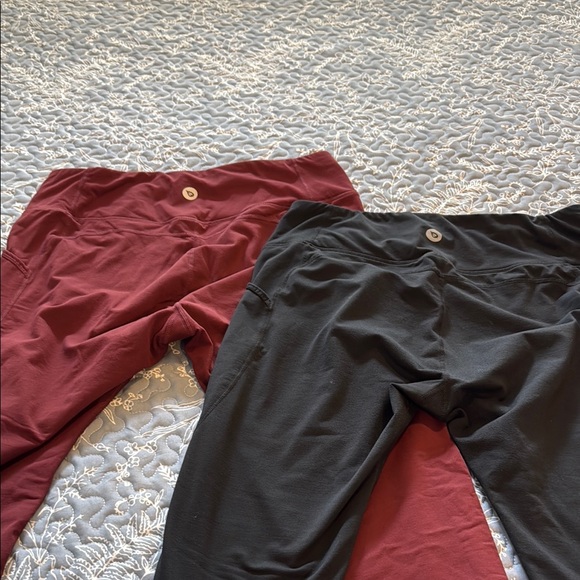 Baleaf Black and Red Leggings with Soft Stretch Fabric - Picture 4 of 5